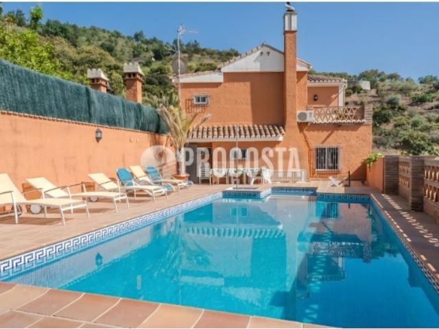Vivienda de alto standing de 245 m2 en venta Jete, Andalucía