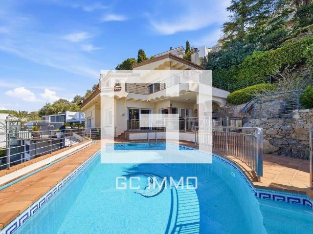 Vivienda de alto standing de 257 m2 en venta Rosas, Cataluña