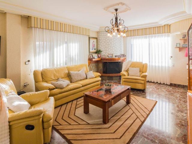 Vivienda de alto standing de 260 m2 en venta Cox, Comunidad Valenciana