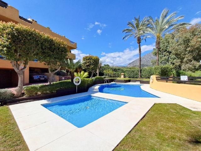 Vivienda de alto standing de 262 m2 en venta Nagueles Alto, Marbella, Málaga, Andalucía