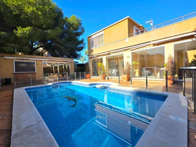 Vivienda de alto standing de 265 m2 en venta Playas de Orihuela, Comunidad Valenciana