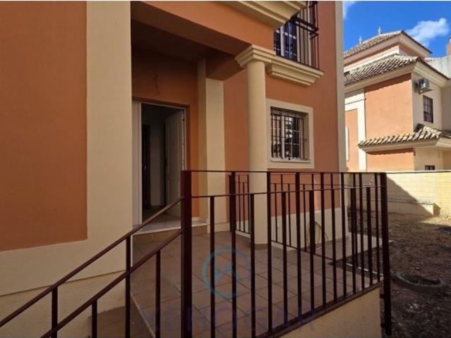Vivienda de alto standing de 271 m2 en venta Dos Hermanas, Andalucía
