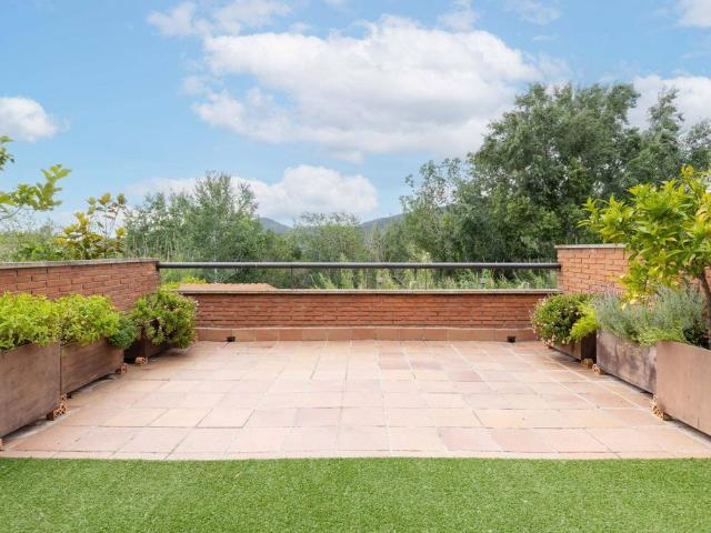 Vivienda de alto standing de 279 m2 en venta Viladecaballs, Cataluña