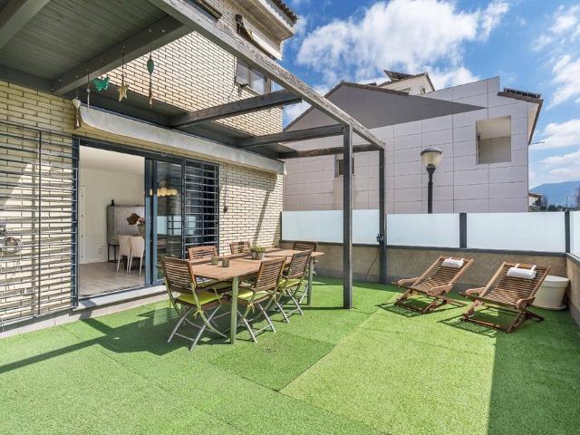 Vivienda de alto standing de 286 m2 en venta Granada, España