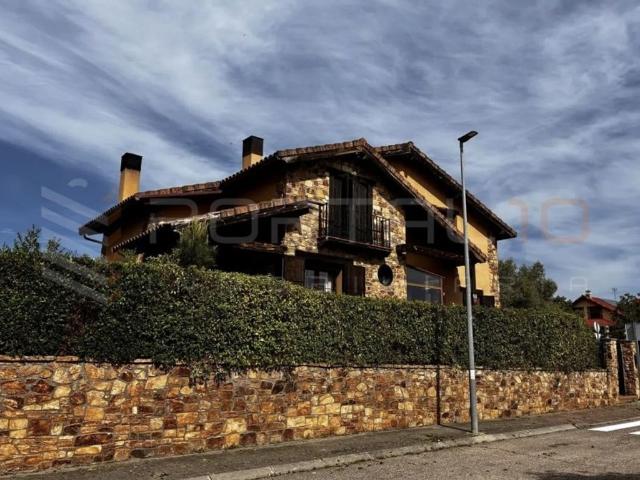 Vivienda de alto standing de 290 m2 en venta Buitrago del Lozoya, Comunidad de Madrid