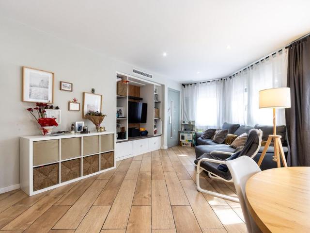 Vivienda de alto standing de 200 m2 en venta Sabadell, España