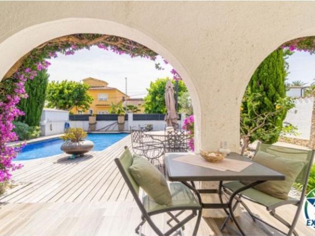 Vivienda de alto standing de 201 m2 en venta Empuriabrava, Cataluña