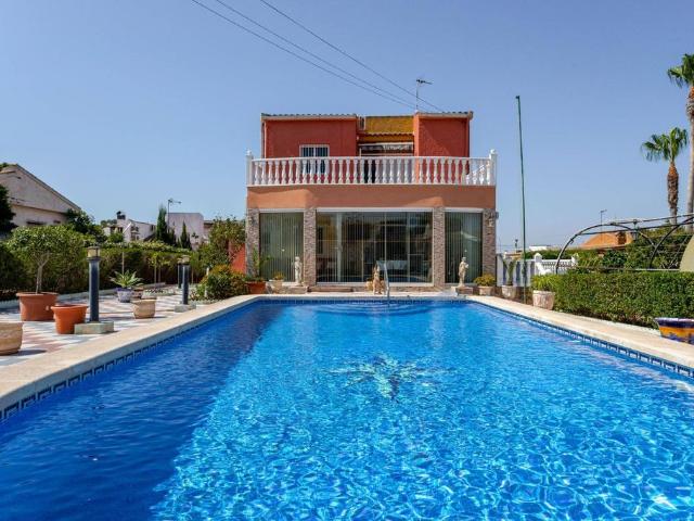 Vivienda de alto standing de 210 m2 en venta Torrevieja, Comunidad Valenciana