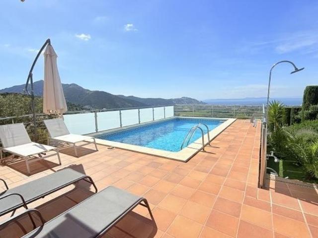 Vivienda de alto standing de 210 m2 en venta Rosas, Cataluña