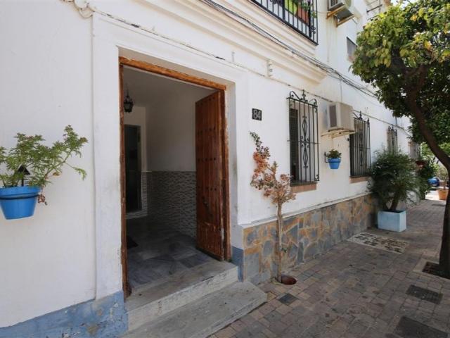 Vivienda de alto standing de 217 m2 en venta Atalaya Isdabe, Estepona, Málaga, Andalucía