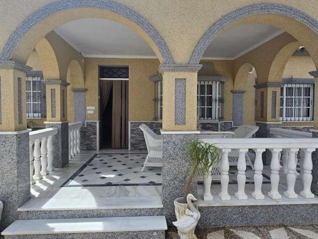 Vivienda de alto standing de 220 m2 en venta Sanlúcar de Barrameda, Andalucía