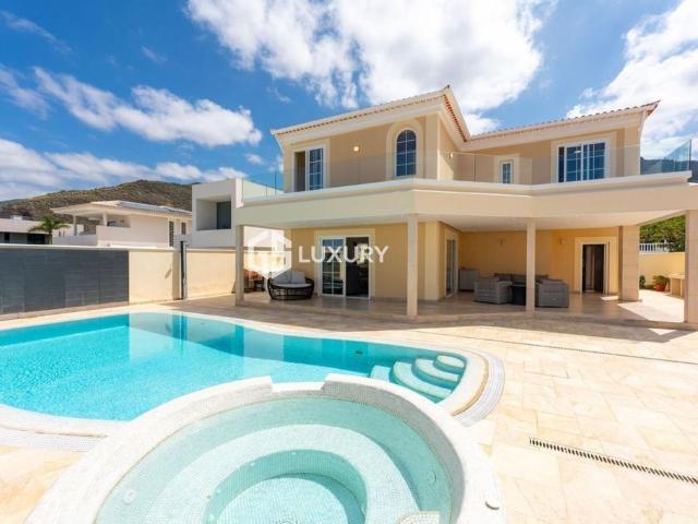 Vivienda de alto standing de 228 m2 en venta Adeje, España