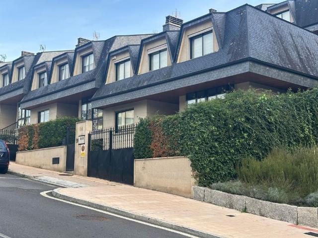 Vivienda de alto standing de 230 m2 en venta Orense, España
