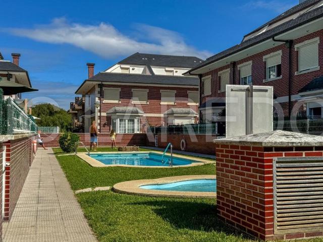 Vivienda de alto standing de 231 m2 en venta Laredo, España