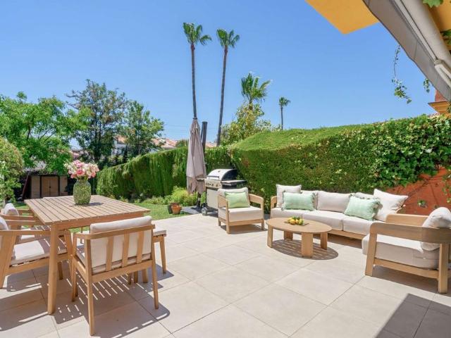Vivienda de alto standing de 350 m2 en venta Estepona, Andalucía