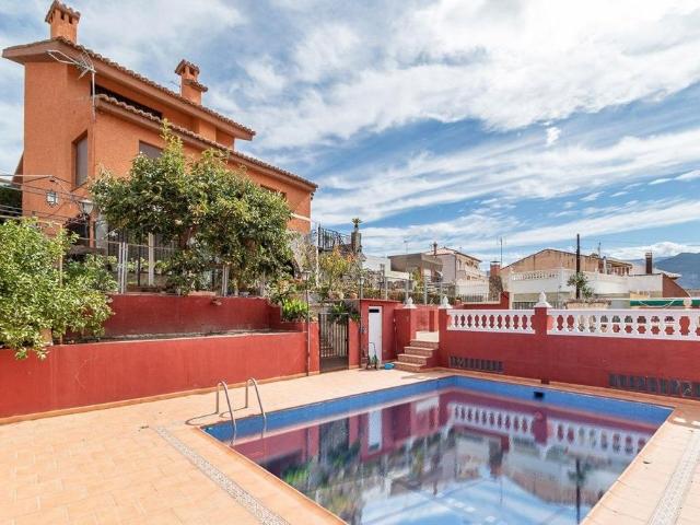 Vivienda de alto standing de 350 m2 en venta Huétor Vega, Andalucía