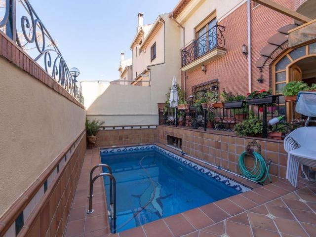 Vivienda de alto standing de 358 m2 en venta Granada, España