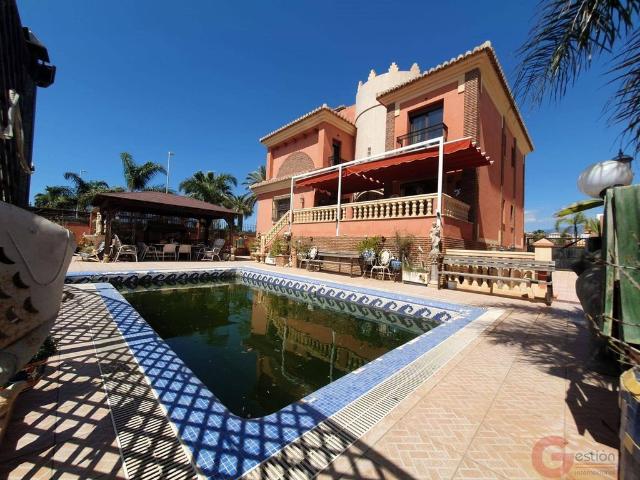 Vivienda de alto standing de 360 m2 en venta Motril, Andalucía