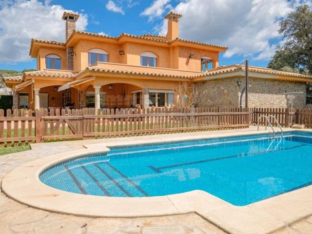 Vivienda de alto standing de 366 m2 en venta Mont ras, Cataluña