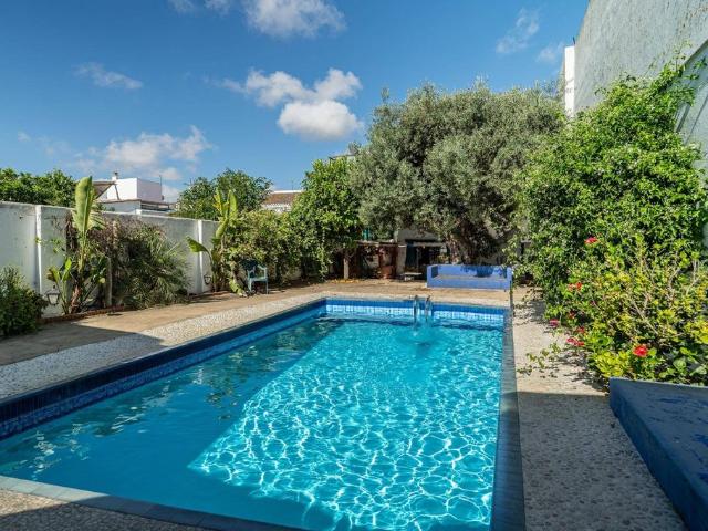 Vivienda de alto standing de 373 m2 en venta Valencina de la Concepción, Andalucía