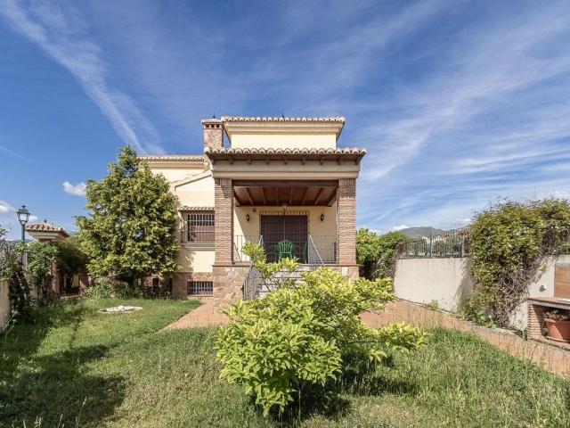 Vivienda de alto standing de 395 m2 en venta Cájar, Andalucía