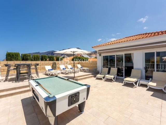 Vivienda de alto standing de 300 m2 en venta Santiago del Teide, Canarias