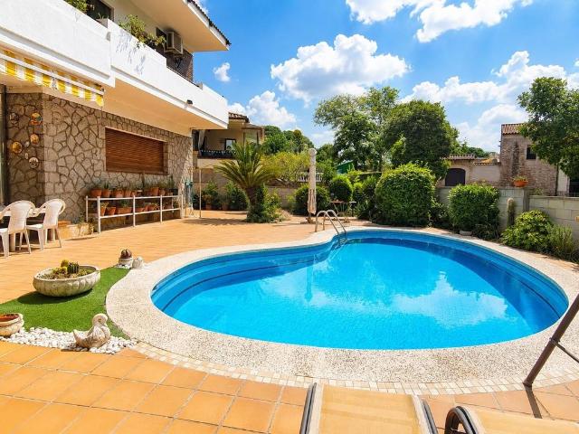 Vivienda de alto standing de 311 m2 en venta Palau solità i Plegamans, España