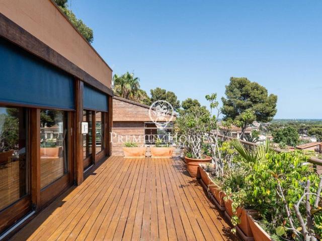 Vivienda de alto standing de 322 m2 en venta Castelldefels, España
