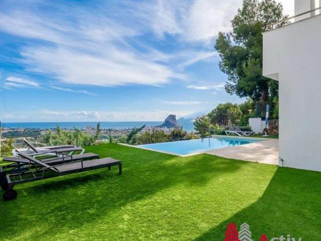Vivienda de alto standing de 330 m2 en venta Calpe, Comunidad Valenciana