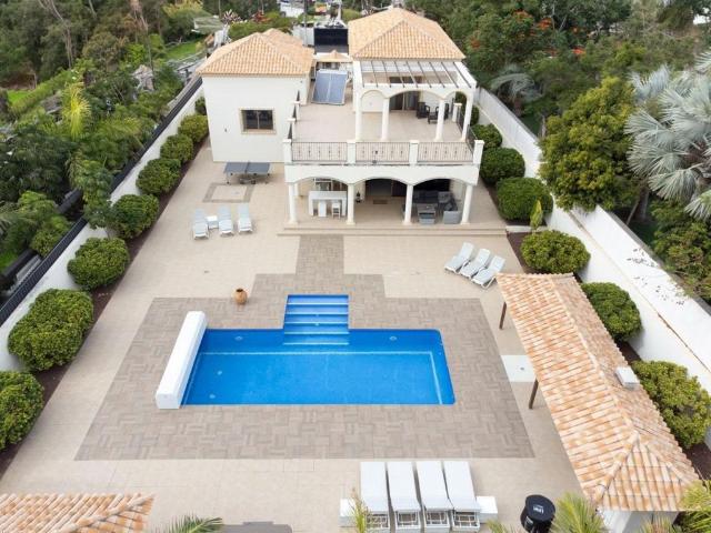 Vivienda de alto standing de 332 m2 en venta Adeje, Canarias