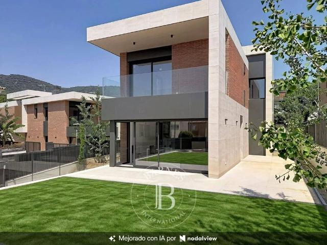 Vivienda de alto standing de 332 m2 en venta Premiá de Dalt, Cataluña