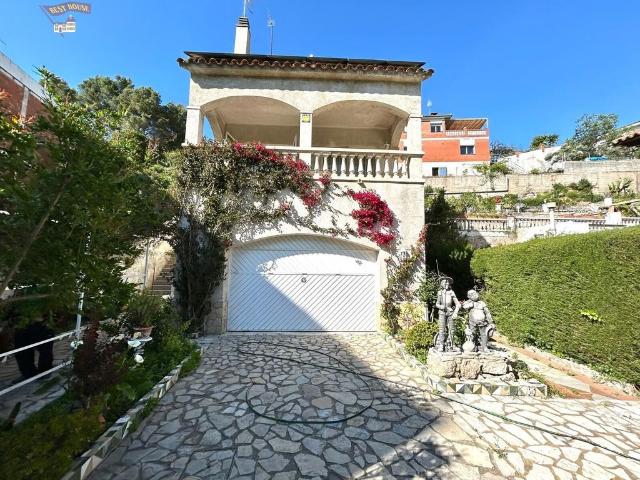 Vivienda de alto standing de 338 m2 en venta Vallirana, España