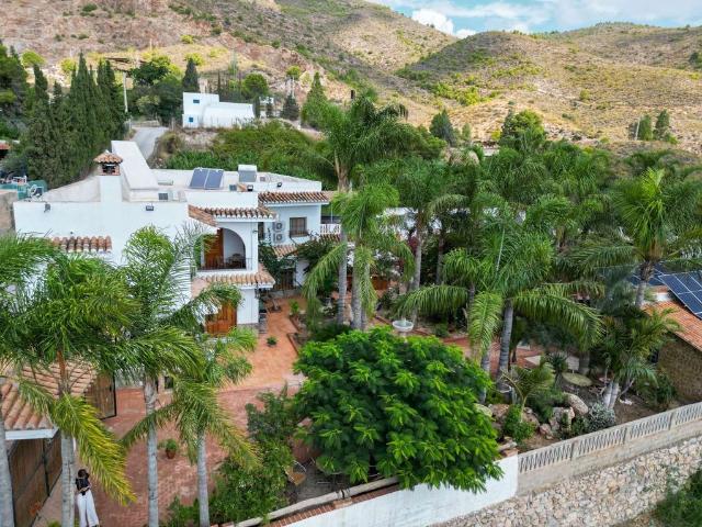 Vivienda de alto standing de 409 m2 en venta Salobreña, Andalucía