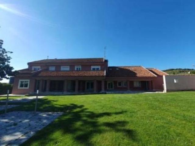 Vivienda de alto standing de 555 m2 en venta León, España