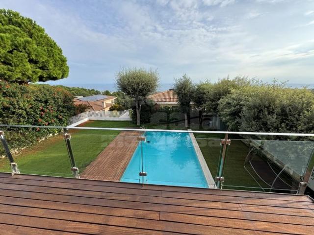 Vivienda de alto standing de 519 m2 en venta Teià, España