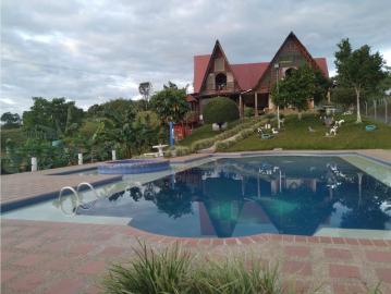 Vivienda de alto standing de 6400 m2 en venta Circasia, Colombia