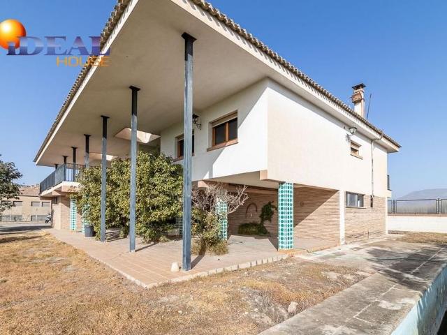 Vivienda de alto standing de 685 m2 en venta Santafé, Andalucía