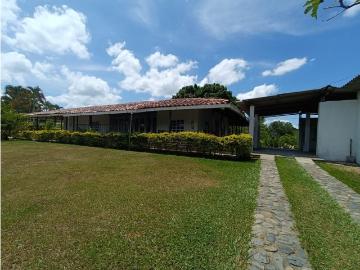 Vivienda de alto standing de 60800 m2 en venta Montenegro, Colombia