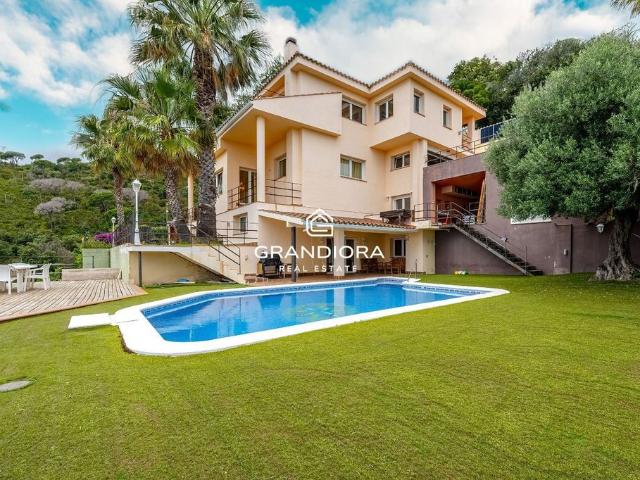 Vivienda de alto standing de 767 m2 en venta Badalona, Cataluña
