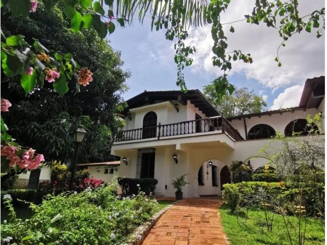 Vivienda de alto standing en alquiler Nueva Caracas, Distrito Capital
