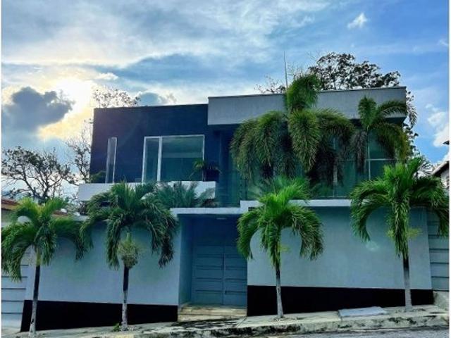 Vivienda de alto standing en venta Maracay, Estado Aragua