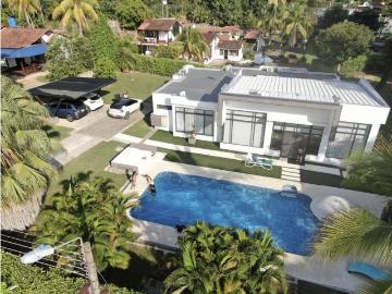 Vivienda de alto standing en venta Melgar, Colombia