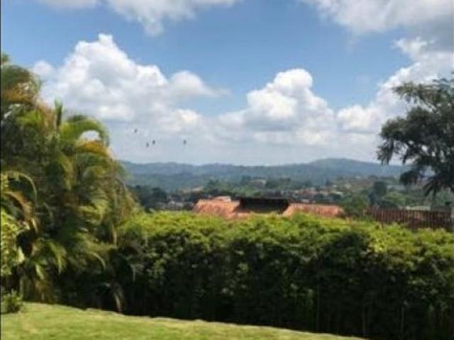 Vivienda de alto standing en venta Nueva Caracas, Distrito Capital
