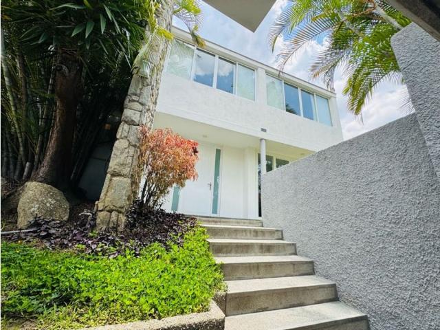 Vivienda de alto standing en venta Nueva Caracas, Distrito Capital