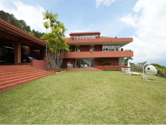 Vivienda de alto standing en venta Nueva Caracas, Distrito Capital