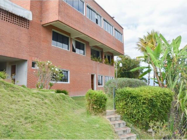 Vivienda de alto standing en venta Nueva Caracas, Distrito Capital