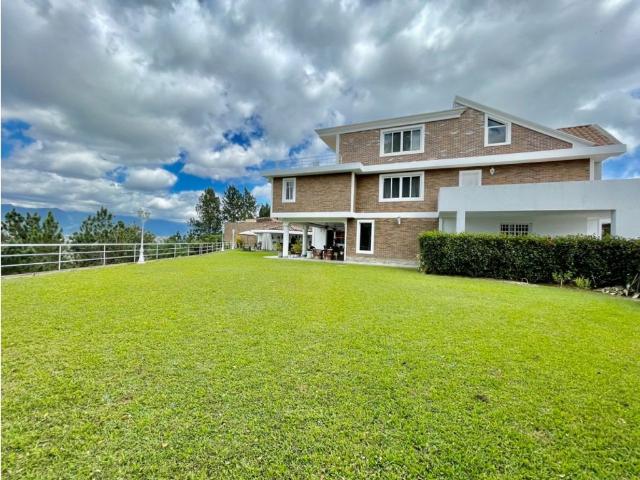 Vivienda de alto standing en venta Nueva Caracas, Distrito Capital