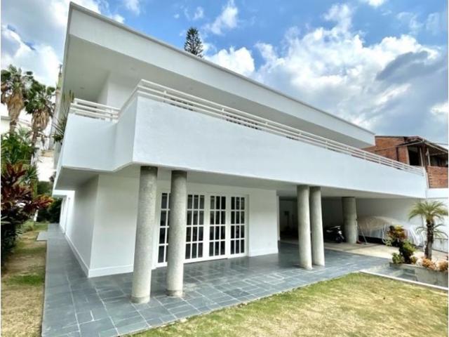 Vivienda de alto standing en venta Nueva Caracas, Distrito Capital