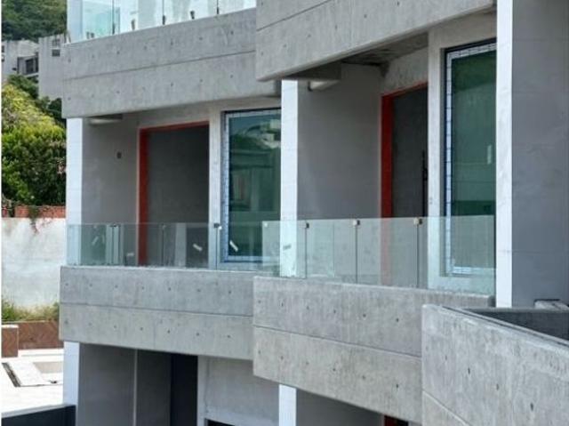 Vivienda de alto standing en venta Nueva Caracas, Distrito Capital