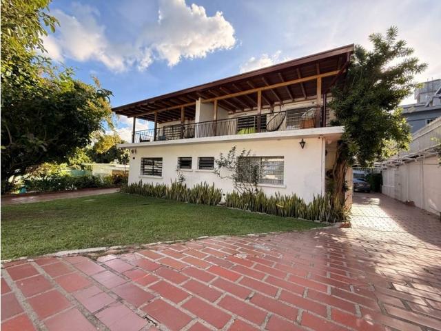 Vivienda de alto standing en venta Nueva Caracas, Distrito Capital